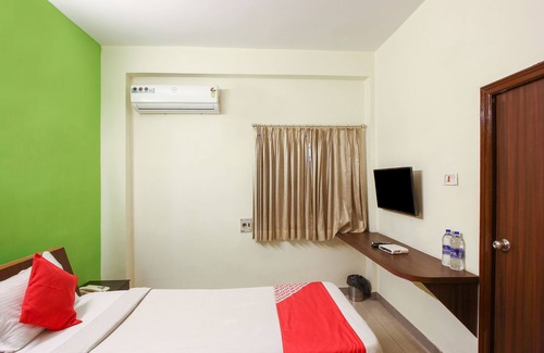 Begumpet Hotel | OYO 2006 Alpine Glow Sunrise