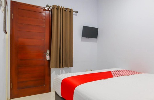 Tanjung Duren Utara Hotel | OYO 2636 Paulus Residence