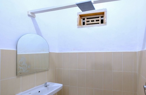 Mangsit Hotel | OYO 2864 Mangsit Garden Homestay