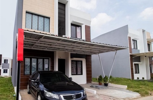 Karawang Hotel | OYO 3256 Rukost I8