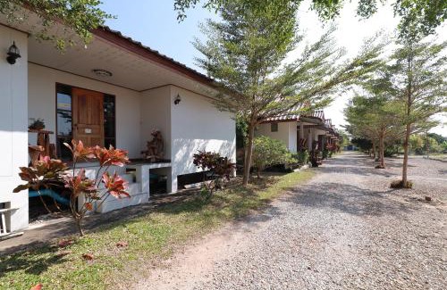 Rim Ping Hotel | OYO 553 Kongsup Resort