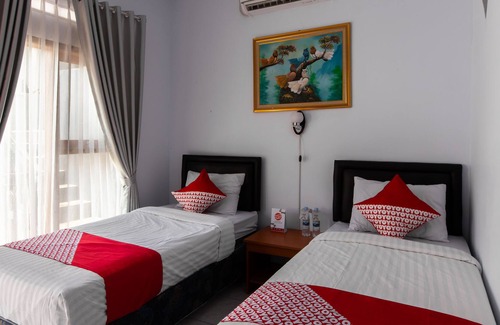 Cigadung Hotel | OYO 569 Cigadung Guest House