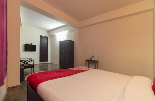 Sungava Hotel | OYO 6890 Dilchen Residency