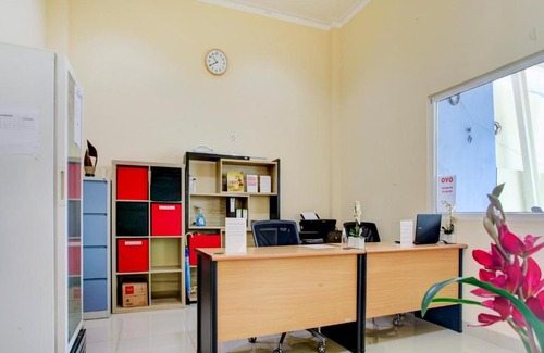 Senen Hotel | OYO 90141 3a Syariah