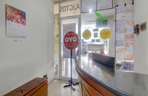 Pinang Hotel | OYO 90198 Nature's Rooms Springwood