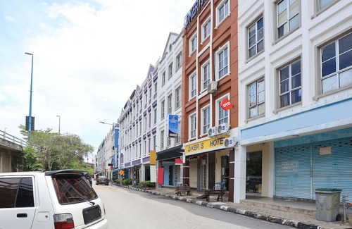 Malacca City Hotel | OYO 90245 Dkeris Hotel Melaka