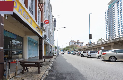 Malacca City Hotel | OYO 90245 Dkeris Hotel Melaka