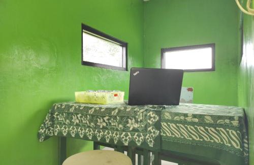 Jatiwangi Hotel | OYO 90333 Wisma Tenang Jaya Syariah