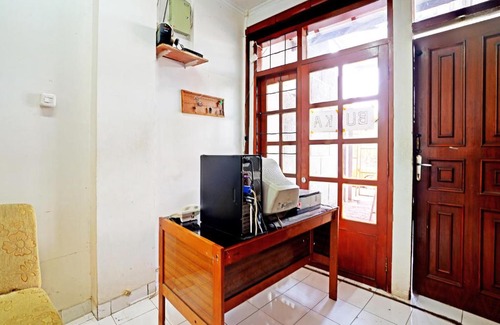 Sukajadi Hotel | OYO 90840 Teratai Residence