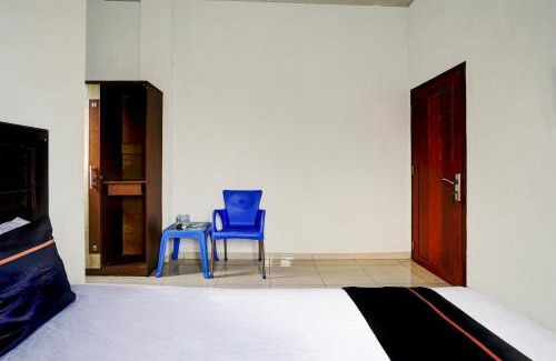 Blitar Hotel | OYO 94818 Sabina House Syariah