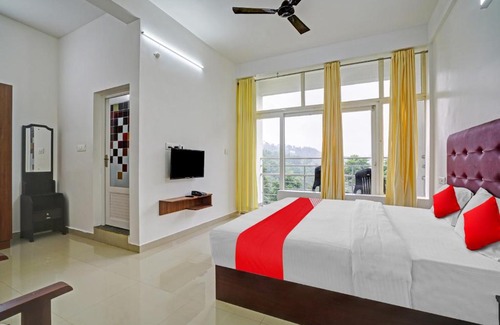 Devikolam Hotel | OYO Flagship 81260 Star Lights