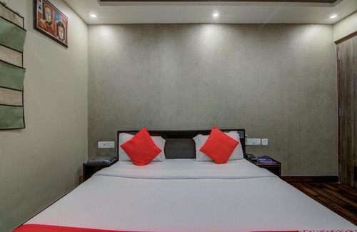 Sakchi Hotel | OYO Flagship Crystal Studio(A unit of Crystal Group of Hotels)