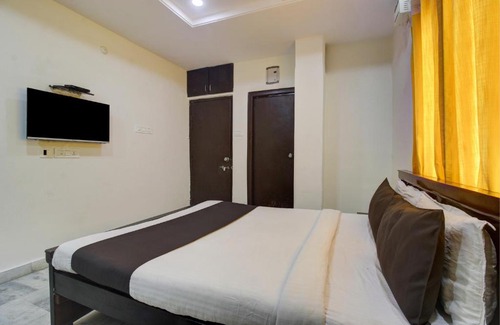 Hyderabad Hotel | OYO Flagship VENKATESWARA ATIDHI