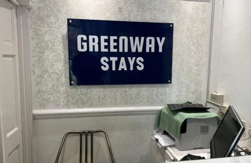 Uxbridge South Hotel | OYO Greenway Stays