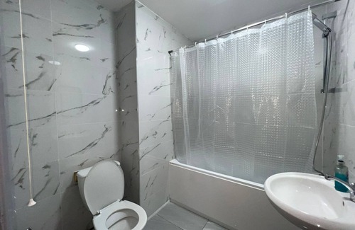 Uxbridge South Hotel | OYO Greenway Stays