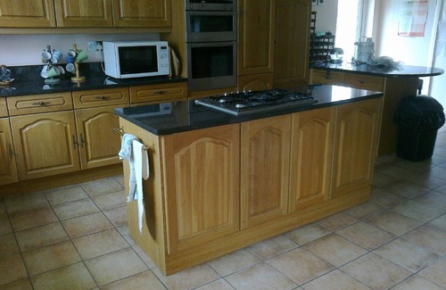 Oakleigh Hotel | OYO Guest House Ellipse