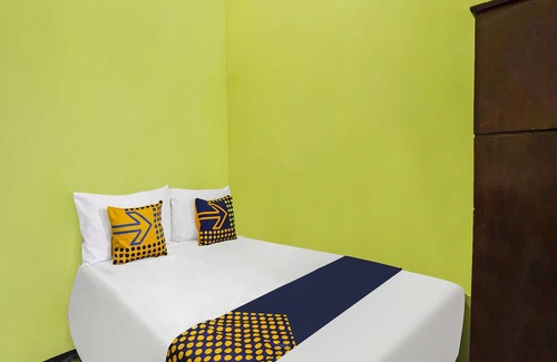 Mojokerto Hotel | OYO Life 91869 Insan Mulia Kost Syariah