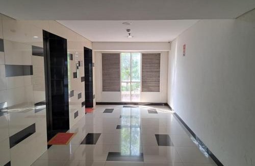 Karawang Hotel | OYO Life 93106 Apartement Grand Sentraland By Andi