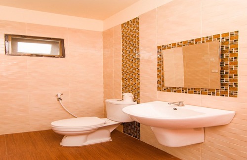 Cha-am Hotel | OYO Nawang Resort