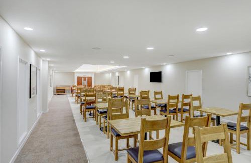 Plymouth Hotel | OYO Plymouth Central Hotel