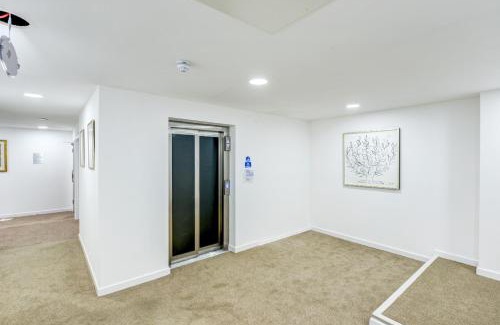 Plymouth Hotel | OYO Plymouth Central Hotel