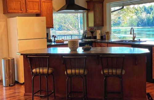 Shelton House | Oyster beach apartment+Relaxing views in Hamersley inlet