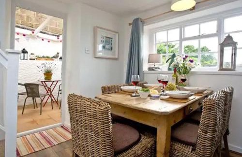 Ebford House | Oyster Cottage