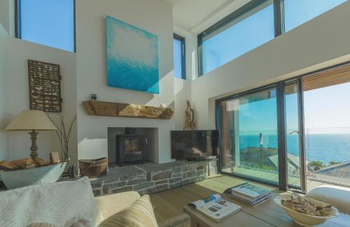 Mevagissey House | Oystercatcher