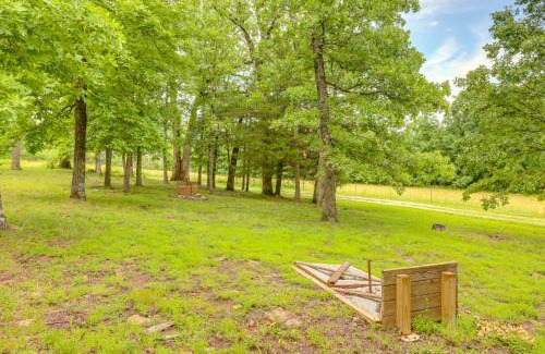 Harrison Apartment | Ozark Escapes Cabin! Serene Forest and Mtn Setting
