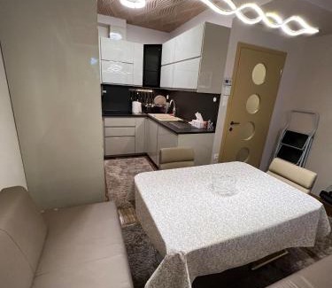 Debrecen Apartment | Párizsi Udvar Prémium Apartman