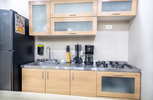 Zona Rosa Apartment | p3, 5 bedroom apart,with arcade machine and football,one block from Lleras park
