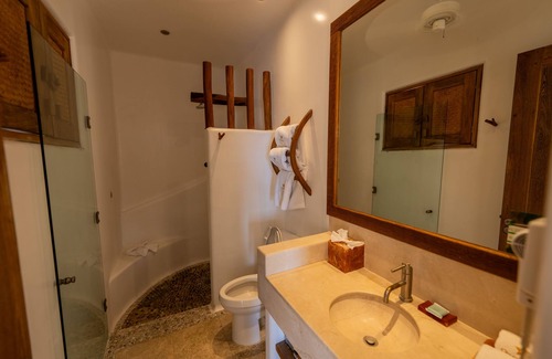 Playa Las Gatas Hotel | Pacífica Grand Zihuatanejo