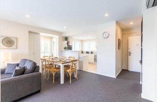 Salamander Bay House | Pacific Blue 278-265 Sandy Pt Rd- Dual Key Access, Wifi, Linen and Air Conditioning