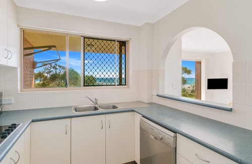 Tugun Apartment | Pacific Gables 1 - Absolute Beachfront Tugun - Linen Provided - Min. 3 Night Stays!