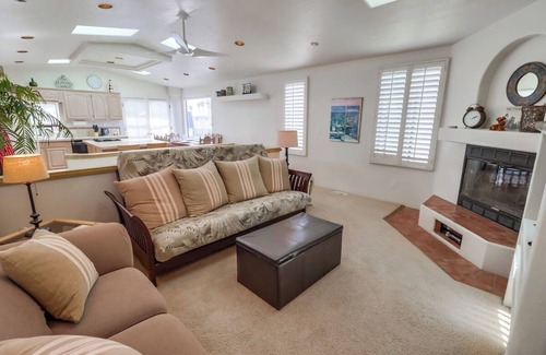 Ocean Beach House | Pacific OB Paradise: Walk to the beach!