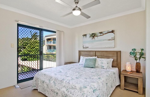 Bilinga Apartment | Pacific Place Unit 7 2 Graham Street Bilinga