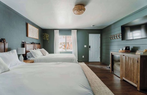 Packwood Hotel | Packwood's Gifford Pinchot Room