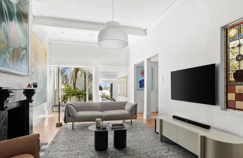 Paddington House | Paddo Victoriana (I30) - Impressive 3 story modern Victorian townhouse with pool and parking