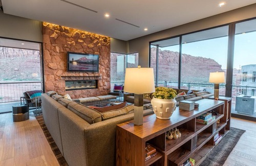 Ivins Villa | Padre Canyon Residences - Whole House with Pool