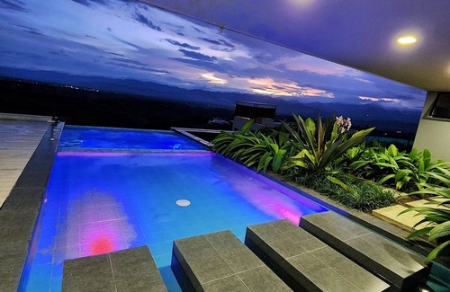 Cerritos House | Paisaje Campestre, Jacuzzi Espejo de Agua,top View