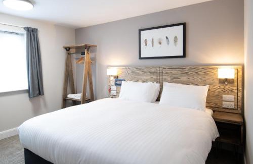 Brackley Hotel | Paisley Pear, Brackley by Marston's Inns