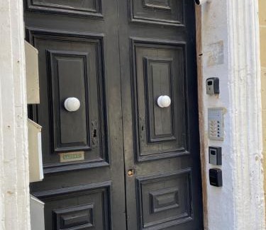 Valletta Apartment | Palatial Flat inside Bright Duplex Penthouse