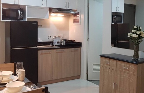 Puerto Princesa City Centre Condo | Palawan Elegant Best Condominium with FREE Pool, FREEGym, Parking & Pet Friendly