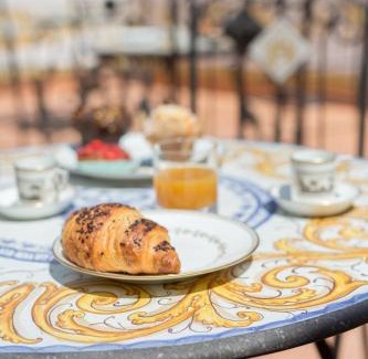 Montecalvario Bed & Breakfast | Palazzo Doria d'Angri