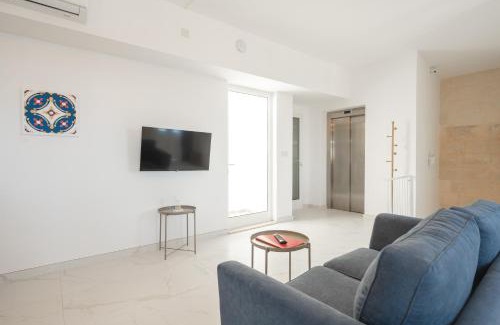 Valletta Apartment | Palazzo Stella Penthouse with Jacuzzi by Vallettastay