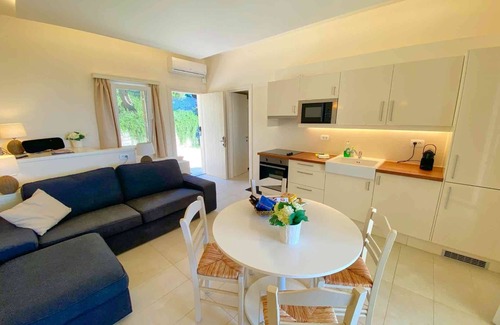 Vlachatika Cottage | Paleopetres K-Five - Premium Double Suite - Sea Views - Beach - Pool - Kalami -