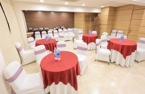 Sayajiganj Hotel | Palette by CheckIn Vadodara Formerly Hotel Surya
