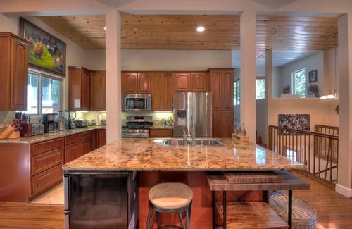 Alpine Meadows House | Palisades-Alpine Home w/Hot Tub