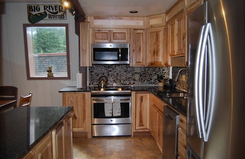 Lake Tahoe Condo | Palisades Tahoe Ski Getaway, private HOT TUB, Summer POOL, near Free Shuttles