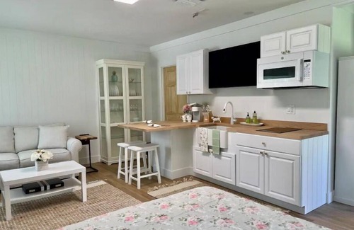 Jupiter Farms House | Palm Beach Jupiter, Fl. Studio Guest Apt on 2.5 acres minutes to Beaches/Golf